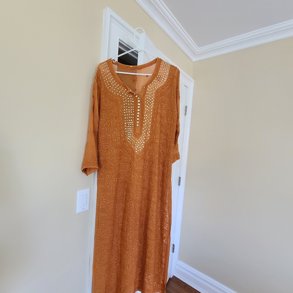 Chikankari mukaish kurta on pure fabric